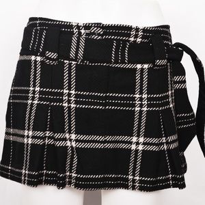 American Eagle B&W Plaid Wool MiniSkirt (12)